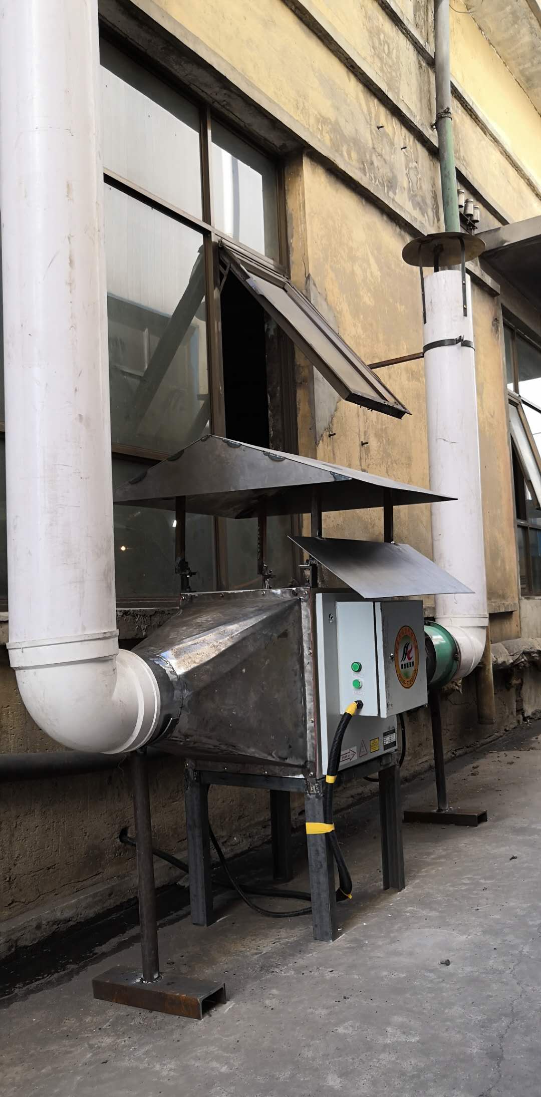 工廠(chǎng)油煙油霧凈化設(shè)備展示